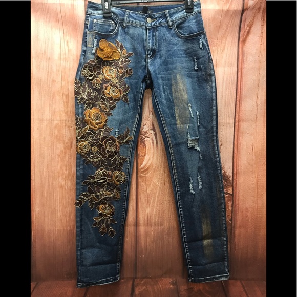 juliette Denim - Juliette 3D floral embroidered distressed jeans